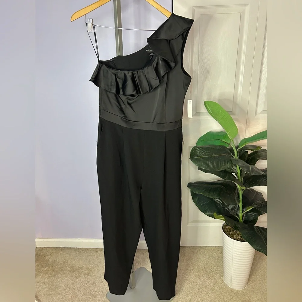NWT Maggy London Black One-shoulder Ruffle Satin Jumpsuit Pantsuit Size 10